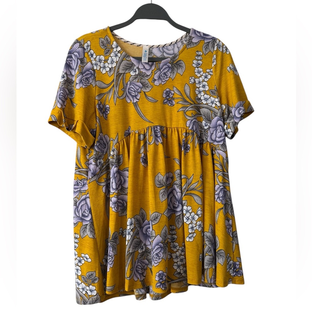 Paisley Grace Floral Yellow and Purple Women's Top size Medium